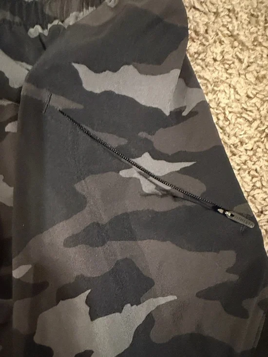 Athleta Black and Gray Camo Training Shorts - Picture 4 of 6